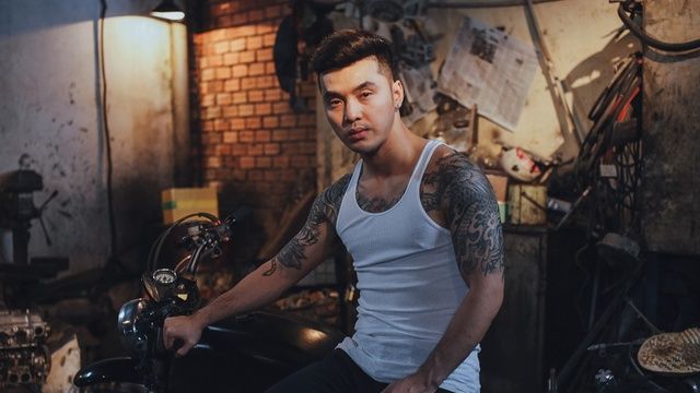 Tình Yêu Không Đủ Giữ Người Mình Yêu