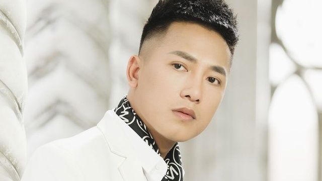 Ngắm Hoa Lệ Rơi (Karaoke)