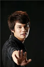 Khắc Việt Collection