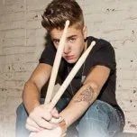 JUSTIN BIEBER